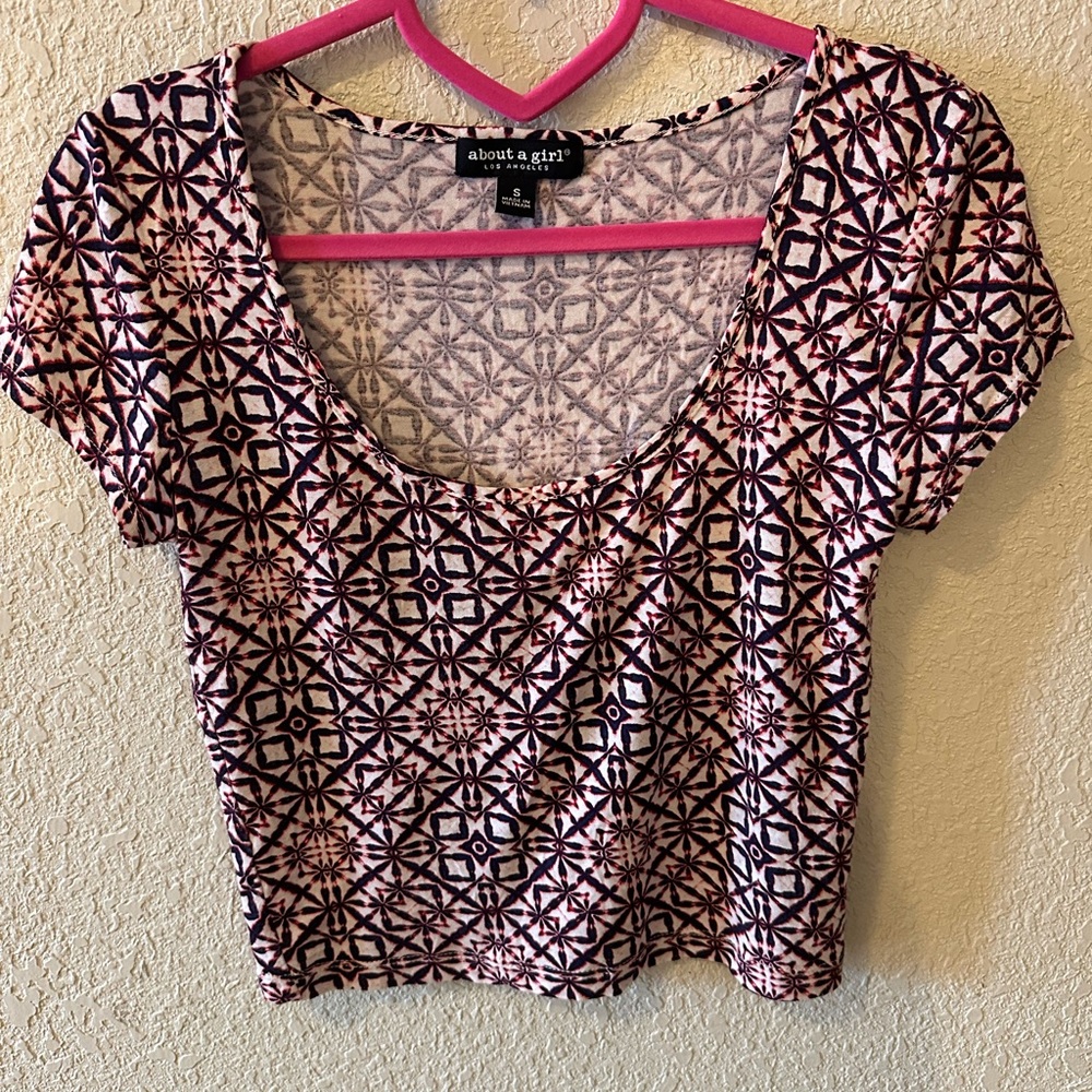 About A Girl Geometric Patterned Crop Top
